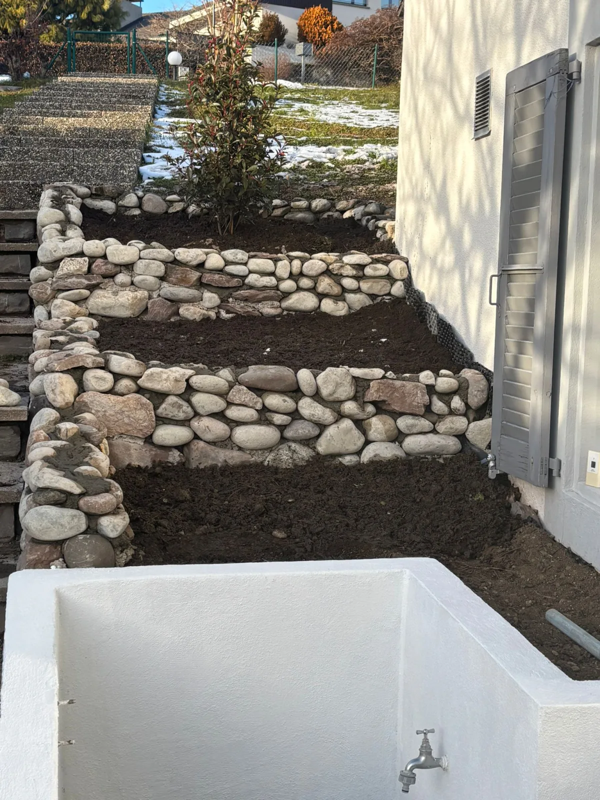 Mur en pierres naturelles – Jardinier de la Côte